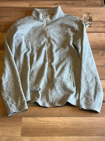 Je vend une petite gilet polaire taille XL bon état