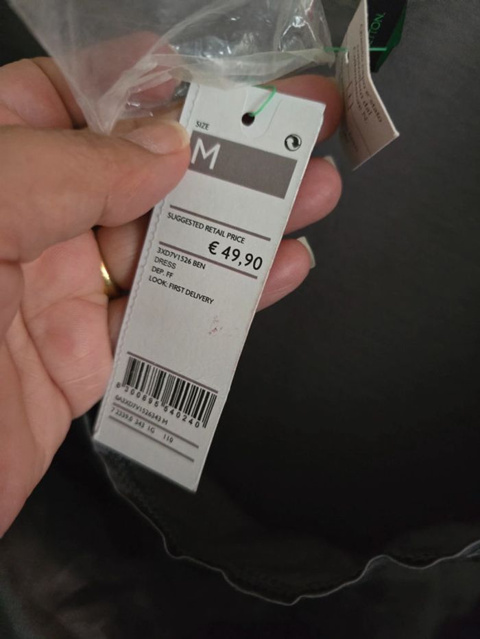 Robe fluide et légère taille M encore avec étiquette - photo numéro 4