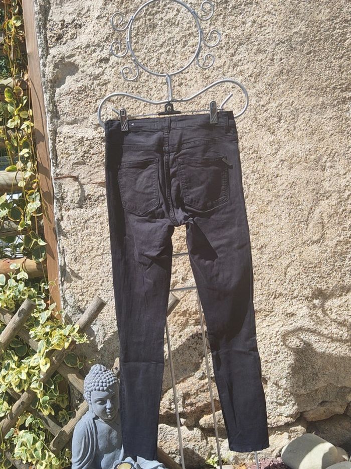 Jean troué Mango t.36 - photo numéro 2