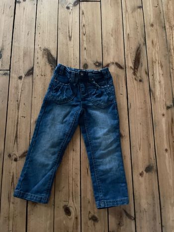 Pantalon tape-à-l’œil deux ans