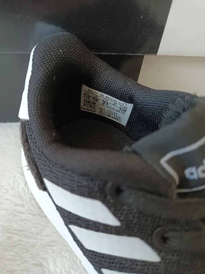 Basket taille 21 adidas - photo numéro 3