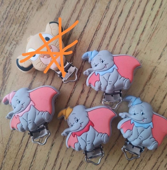 Clips pour attache tétine