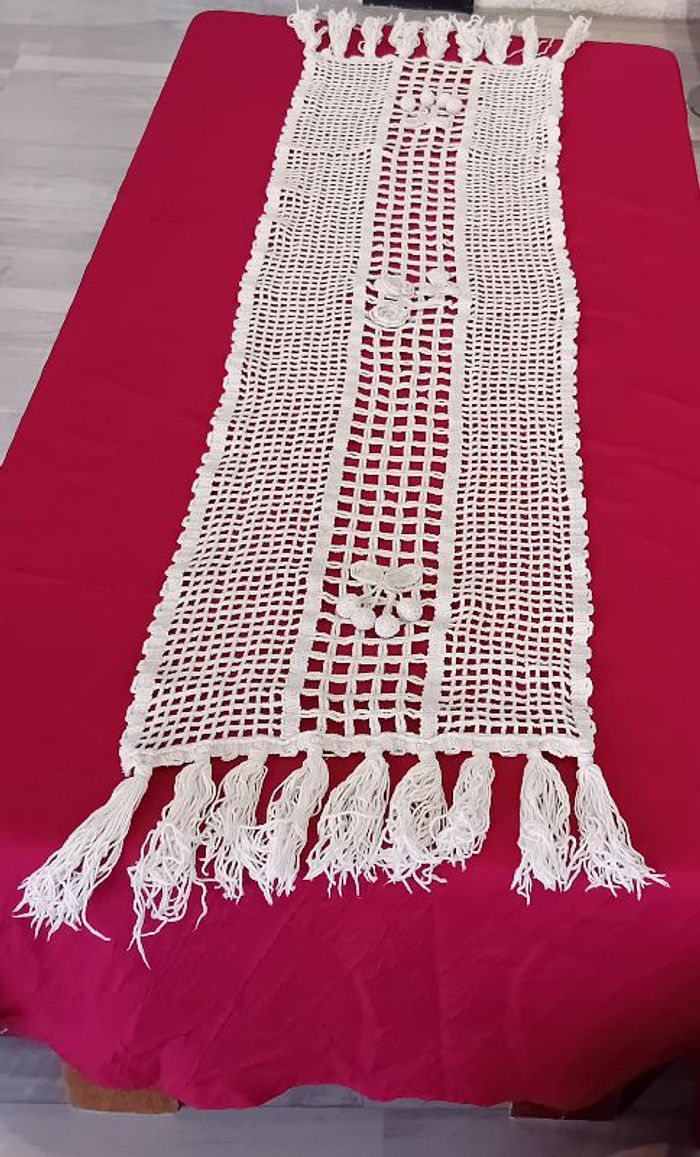 chemin de table au crochet