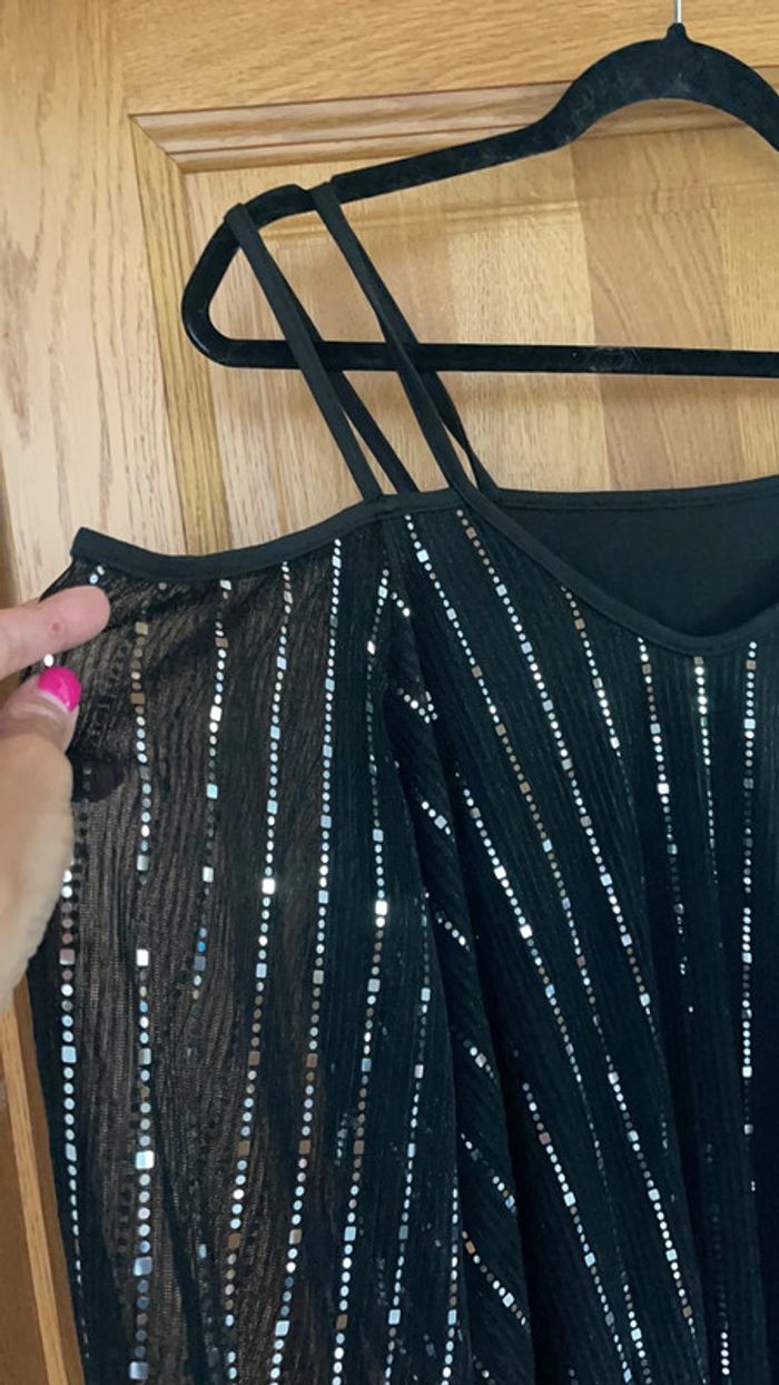 Blouse épaules dénudées neuve - photo numéro 3