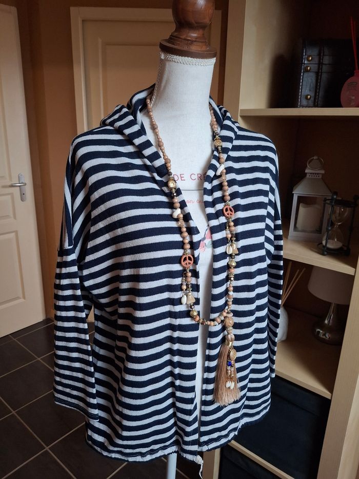 Gilet capuche marinière rayures bleu marine