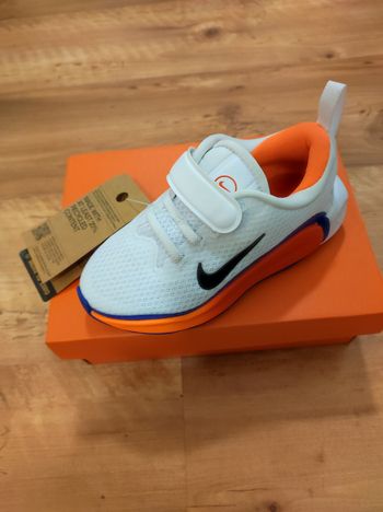 Basket Nike infinity flow neuves pointure 27