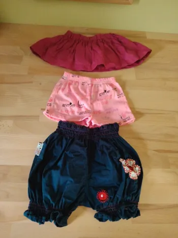 Lot de 2 shorts et 1 jupe