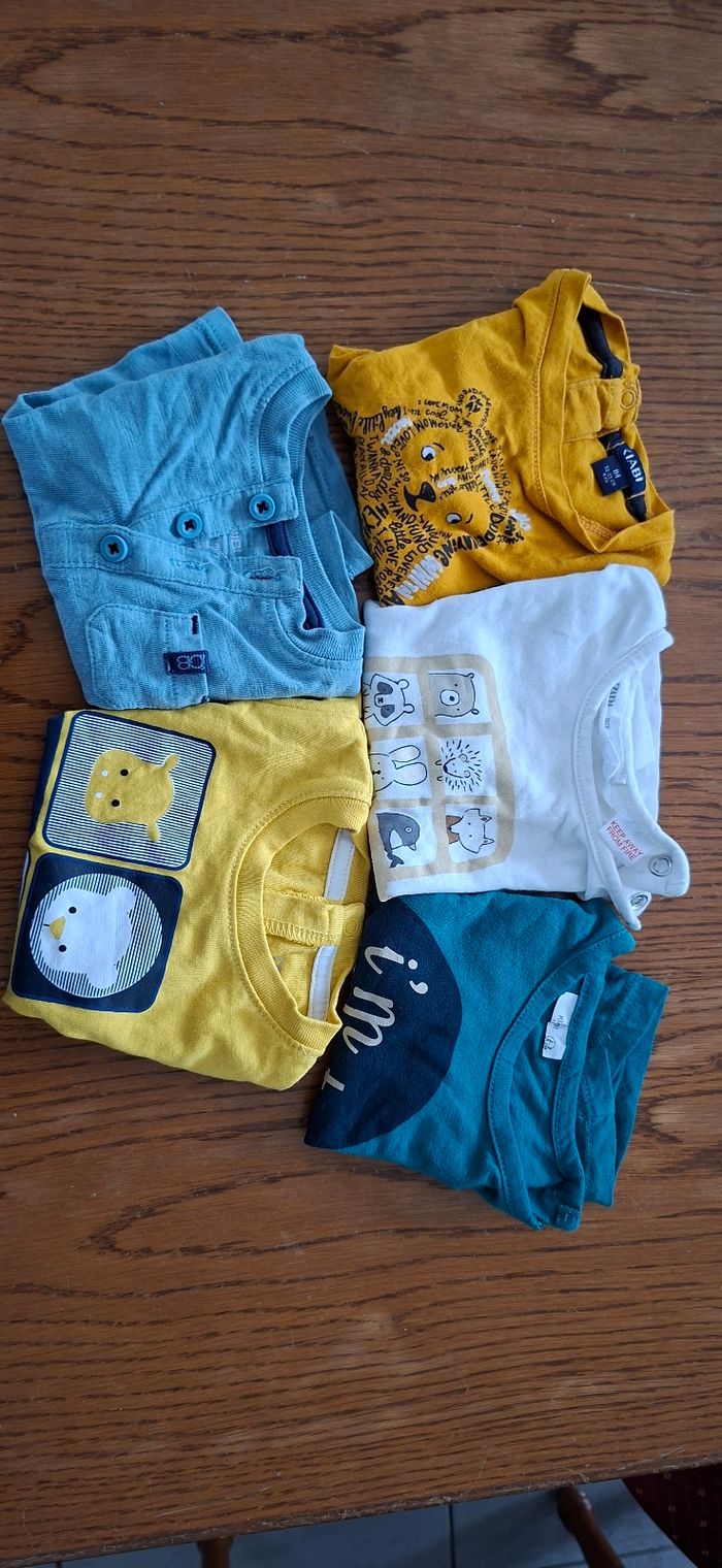 Lot 5 tee shirts 1 mois