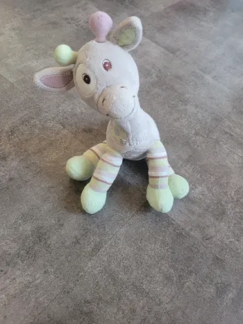 Doudou girafe Arthur et lola