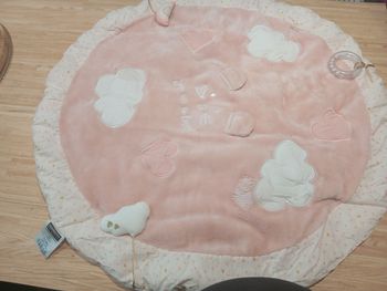 Tapis éveil rose + spirale suspendu maison du monde