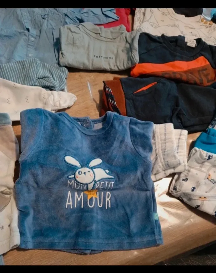 Lot de vêtements garçon 1 mois tbe - photo numéro 9