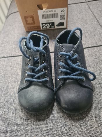 Chaussures en cuir taille 20