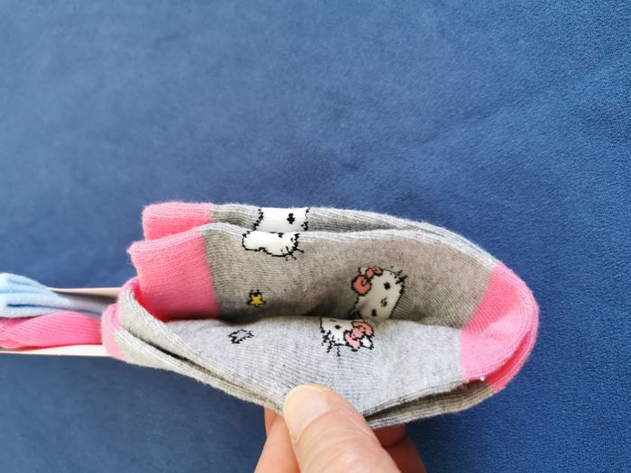2 paires chaussettes Hello Kitty neuves - 27/30 - 4 à 6 ans - photo numéro 6