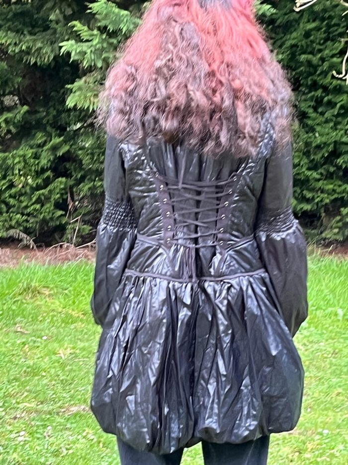 Long manteau bouffant extravagant / manteau d'hiver pour femme - photo numéro 7