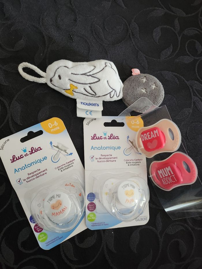 Lot tetines 0-6 mois