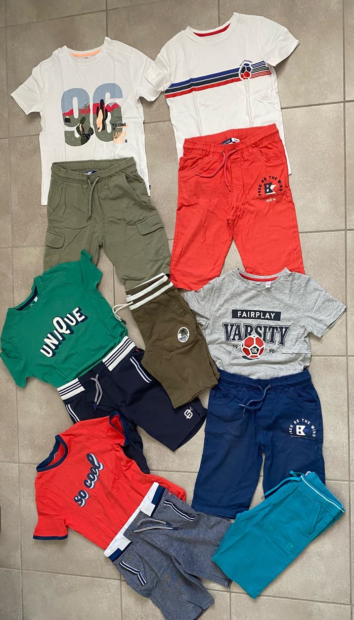 Lot OKAIDI shorts & t-shirts taille 10 ans