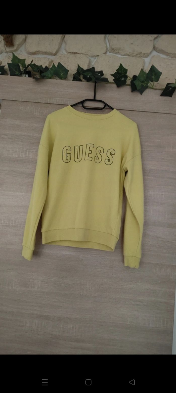 Pull guess jaune