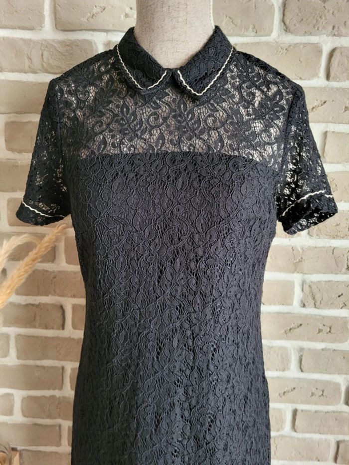 Robe en dentelle noire DDP avec liseré doré - Comm neuve - photo numéro 6