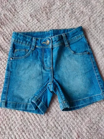Short 4 ans