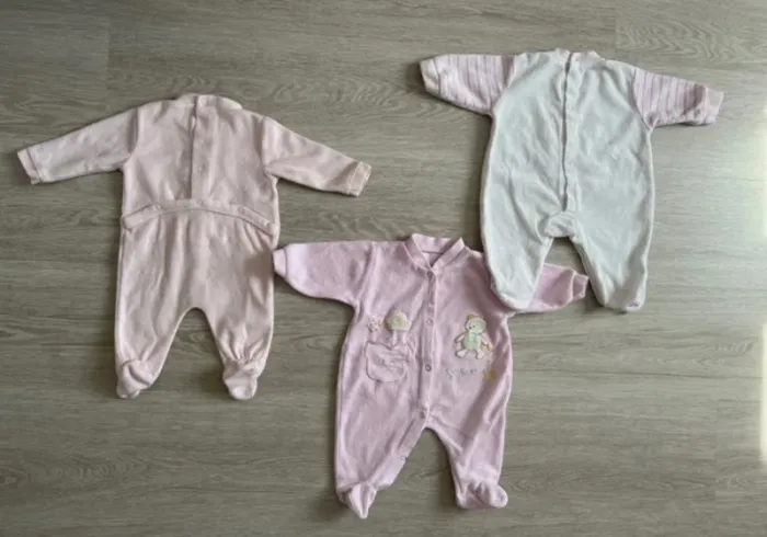 Lot de 3 pyjamas velours 1 mois - photo numéro 4