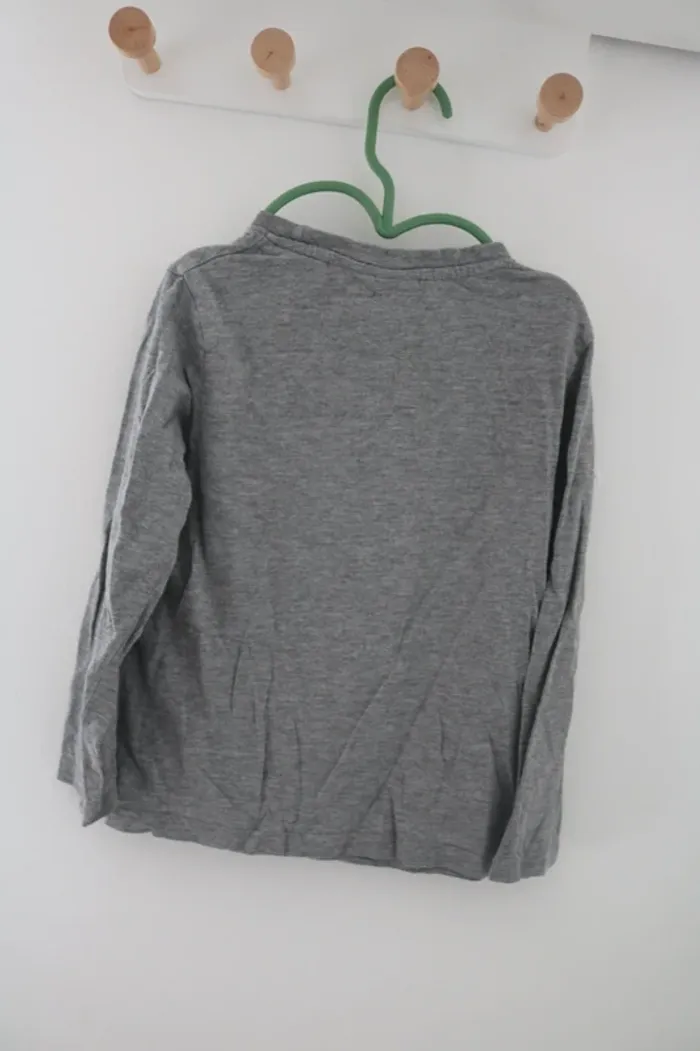 Ensemble haut Disney, pull T-Traxx, pantalon sans marque et gilet Gabrines 4 ans - photo numéro 12
