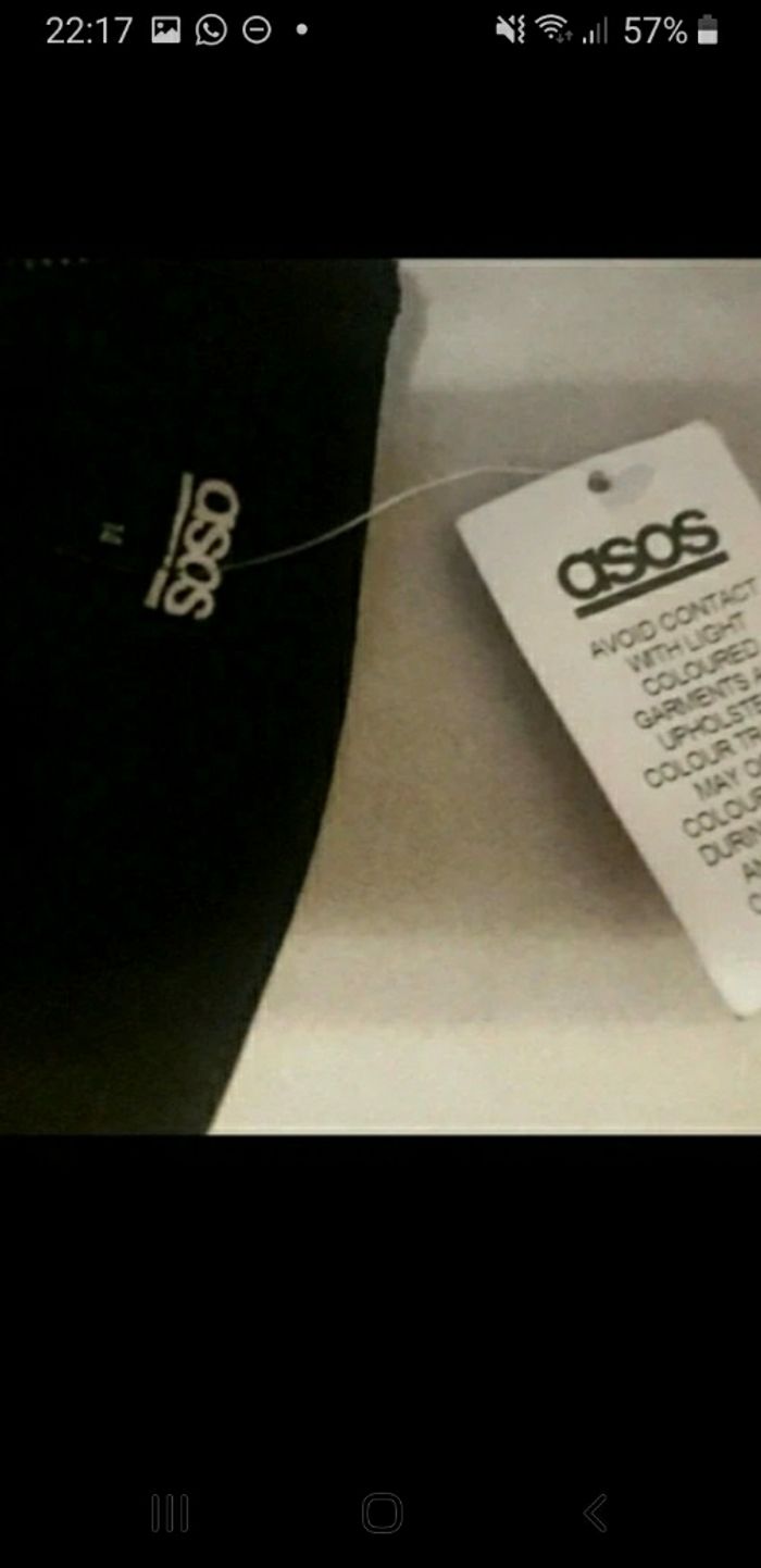 Neuve - magnifique  robe bustier noire de fêtes drapée Asos T 40 - photo numéro 3