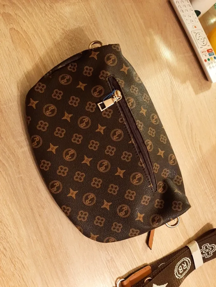 Sac banane tendance à bandoulière - photo numéro 3