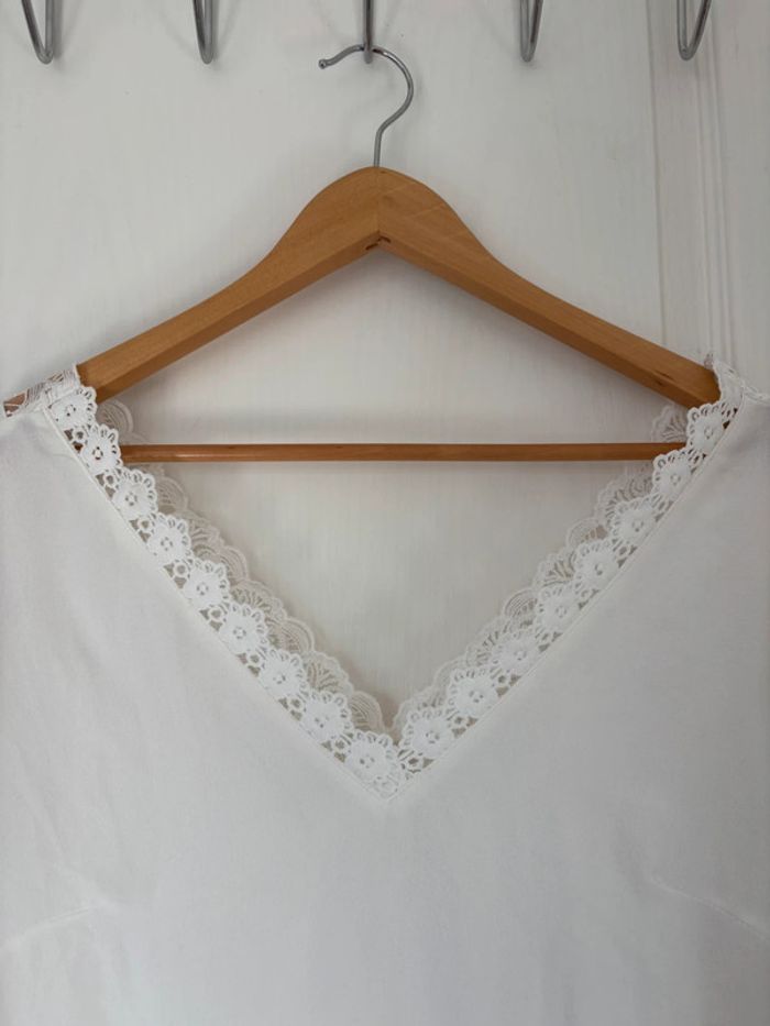Robe blanche décolleté dentelle - photo numéro 3