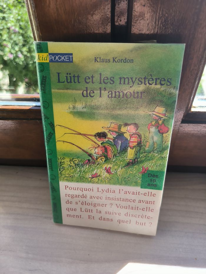 livre Lütt Et Les Mystères De L'amour - Kordon Klaus en tres bon etat ref EC