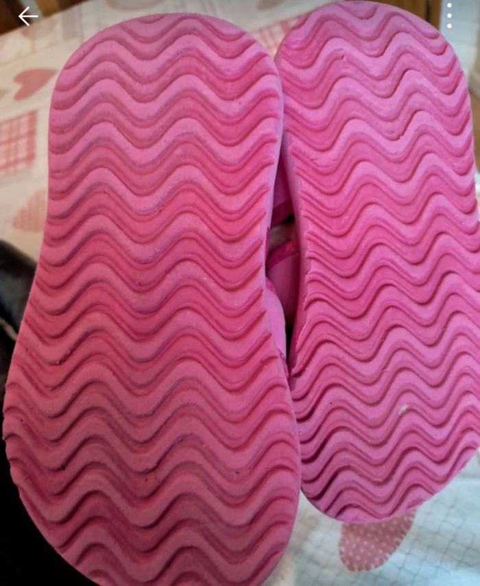 Lot de chaussures taille 25 neuf et tbe - photo numéro 4