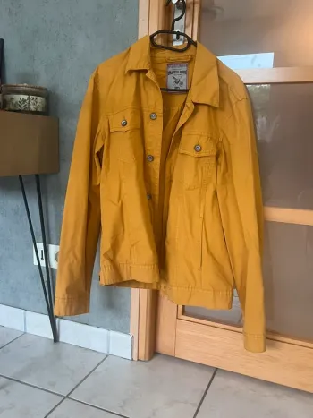 Veste jaune moutarde