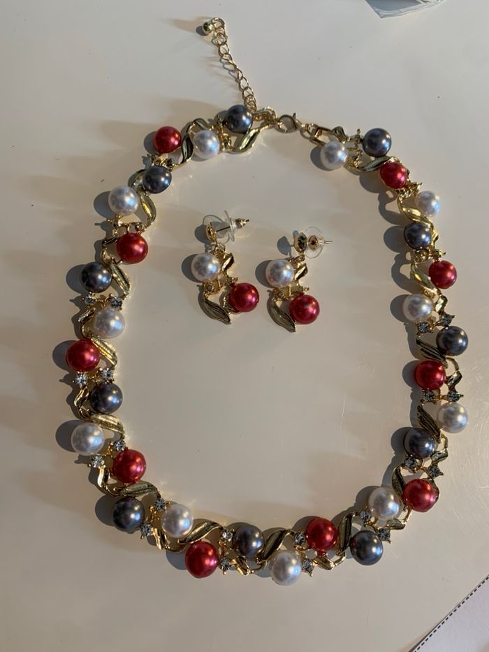 Magnifique Parure Chic - Collier de Perles et Strass + Boucles Assorties - photo numéro 2