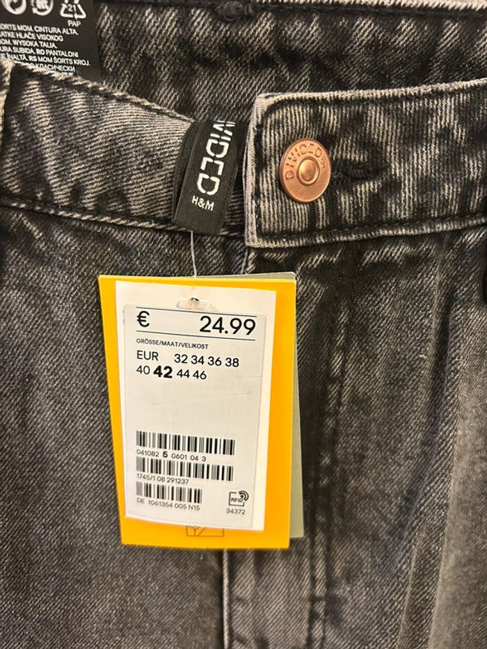 🖤 Short noir jean H&M neuf avec étiquette taille 42 🖤 - photo numéro 2