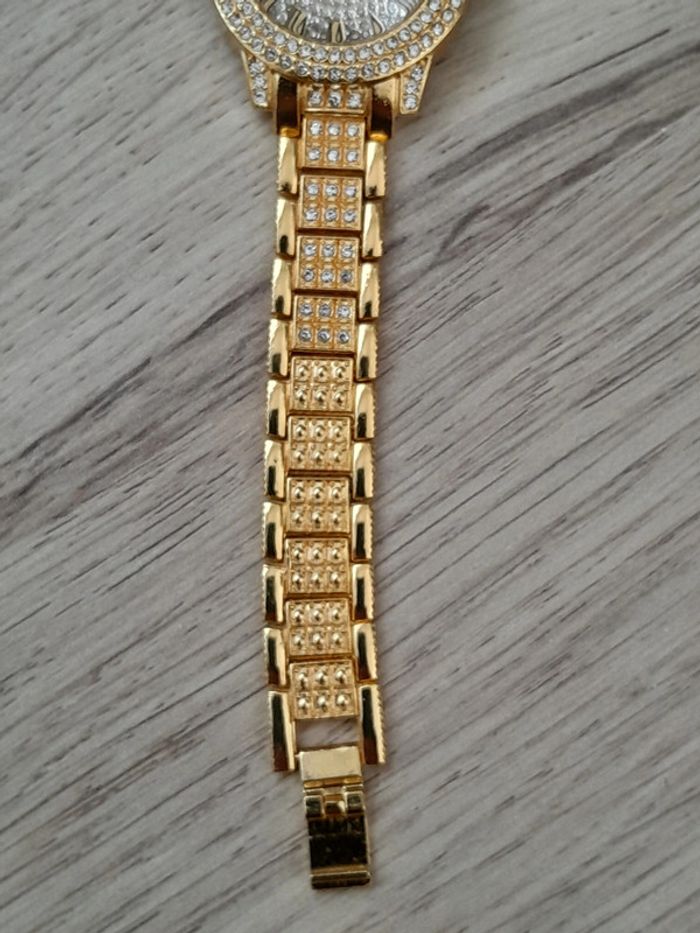 Magnifique Montre femme, dorée avec strass, quartz - photo numéro 2