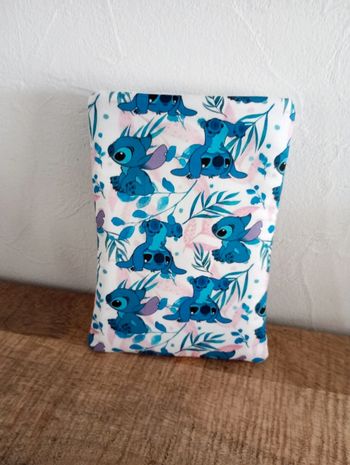 Pochette livre de poche Stitch