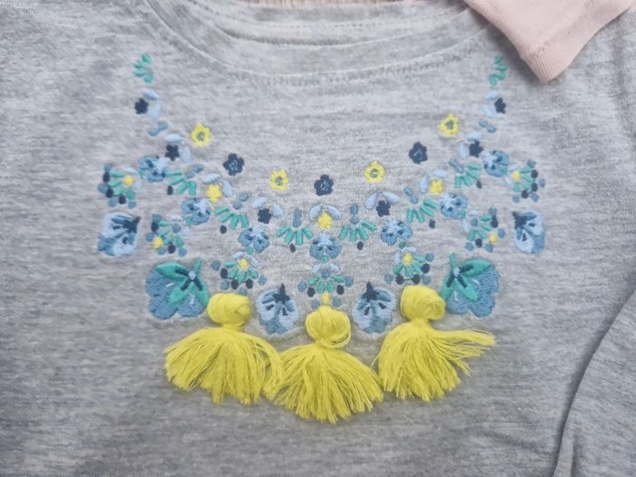 Lot 3 T shirts Vertbaudet et TAO 4 ans en très bon état - photo numéro 6