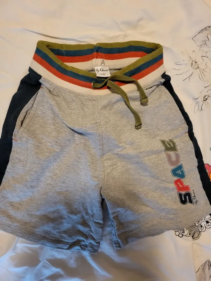 Lot de 3 tee-shirts 1 polo 2 bermudas 10 ans - photo numéro 5