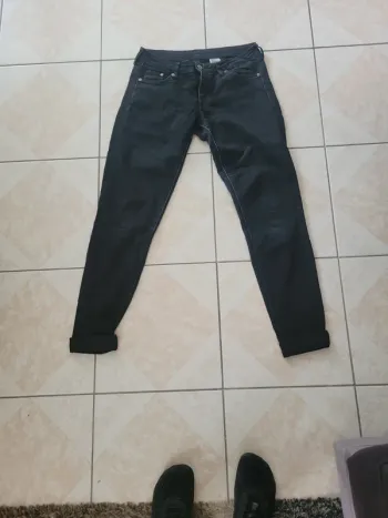 Jean super skinny taille 38 ou 28/32