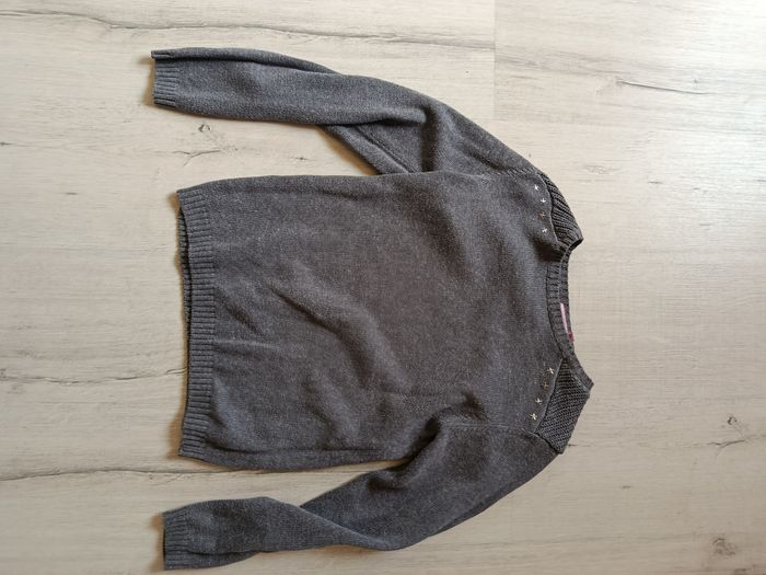 Pull marque NKY taille 12 ans