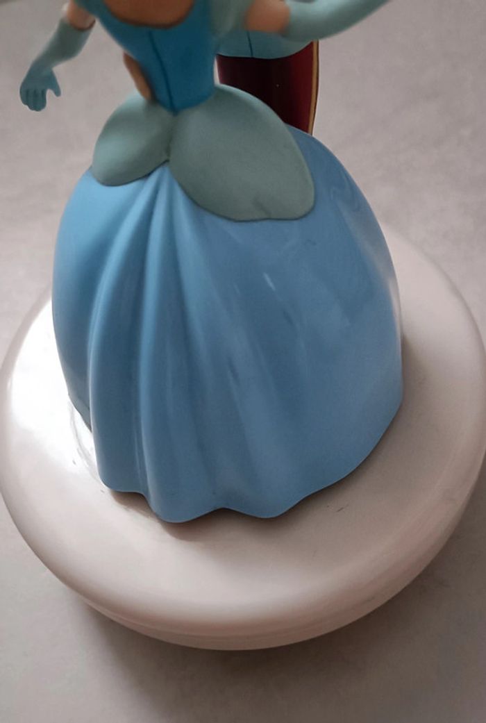 Figurine musicale avec Cendrillon et son prince - photo numéro 8