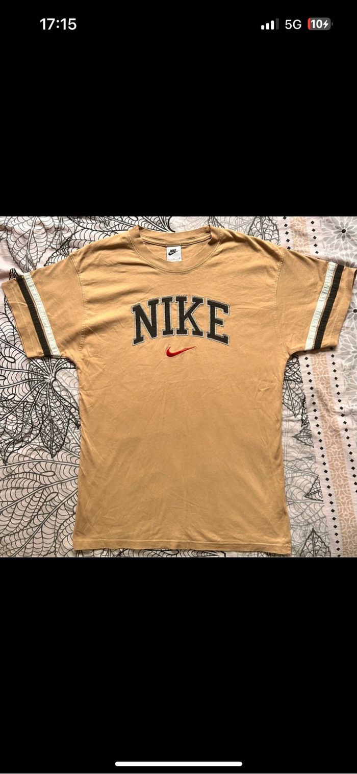 T-shirt Nike vintage beige logo brodé Swoosh rouge - photo numéro 4