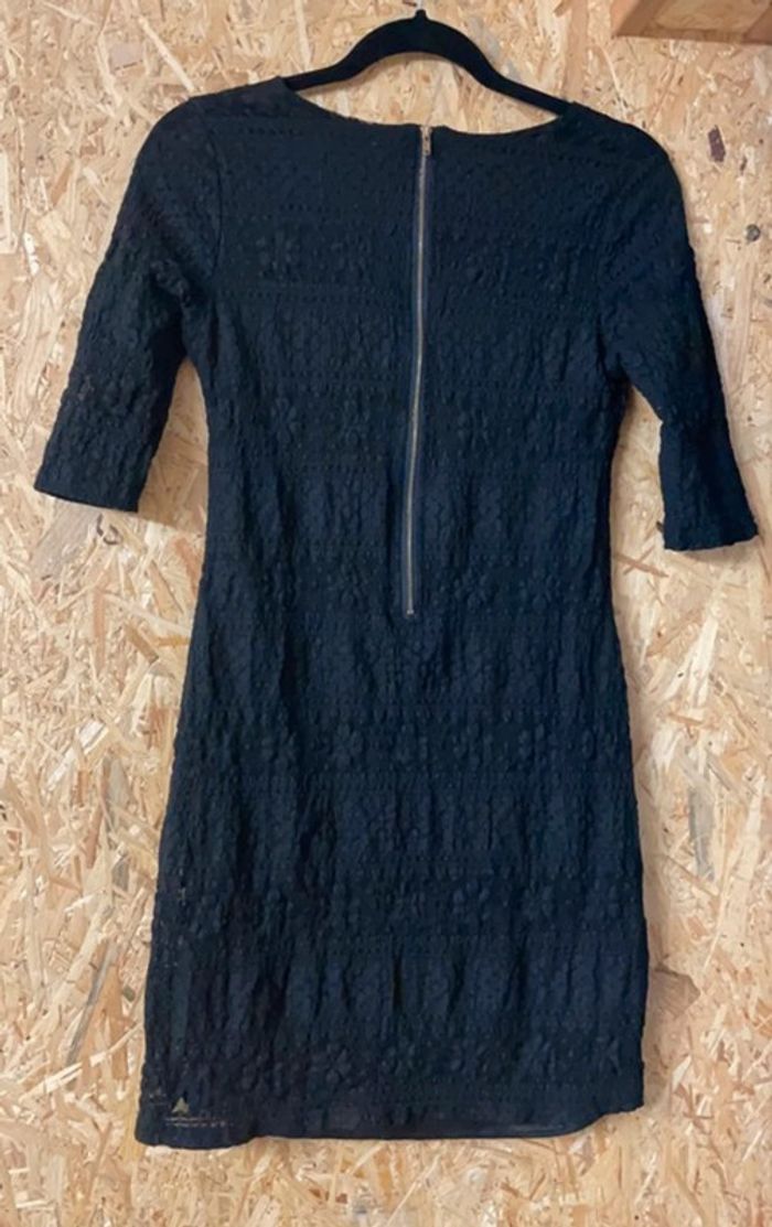 Peite robe noire , courte et doublée - photo numéro 2