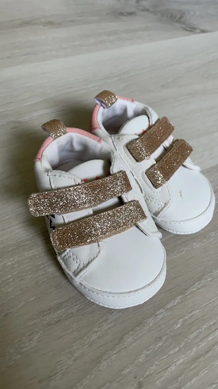 Chaussons 3-6 mois jamais portés