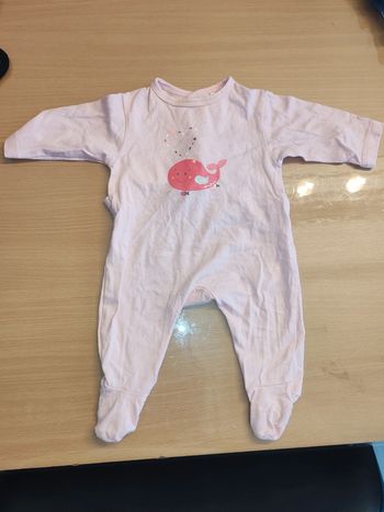 Vêtements bébé fille baleine pyjama un mois Tex lot possible voir dressing