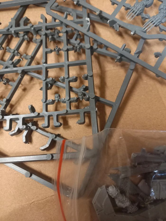 Lot 100 bitz et rabiots warhammer space marines dark angels xenos - photo numéro 3