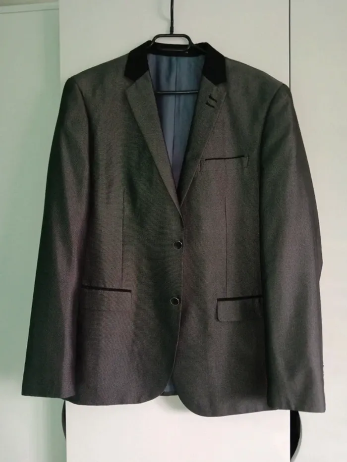 Costume homme gris noir légèrement satiné Taille 52/ 46