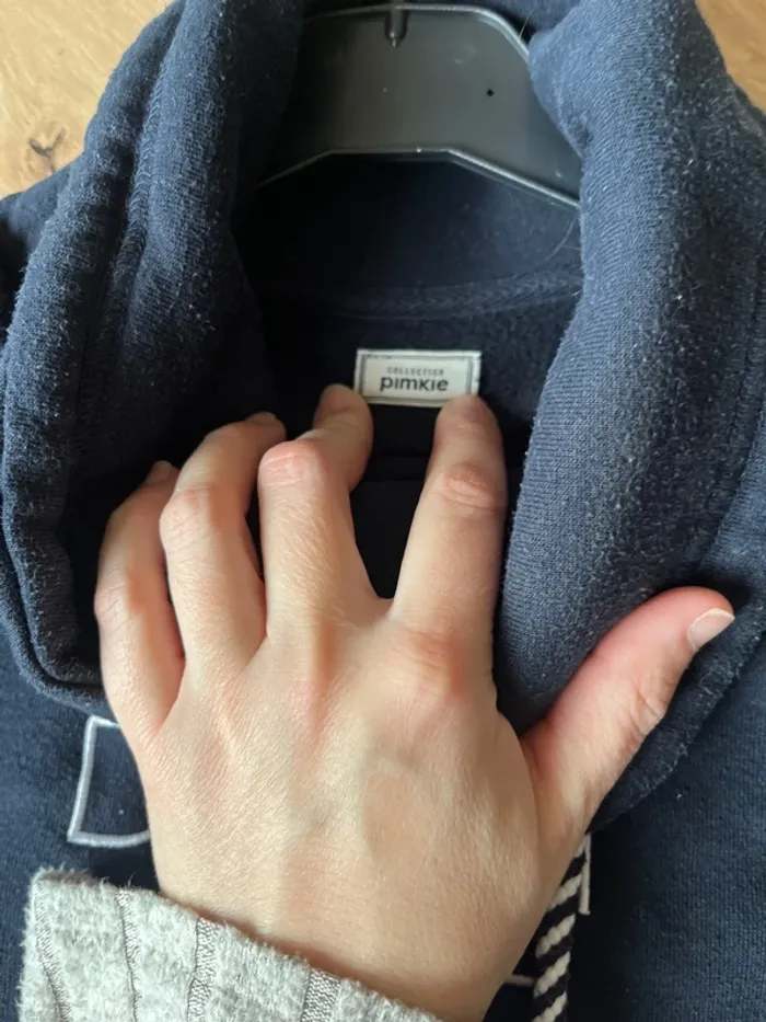 Sweat bleu marine - photo numéro 6