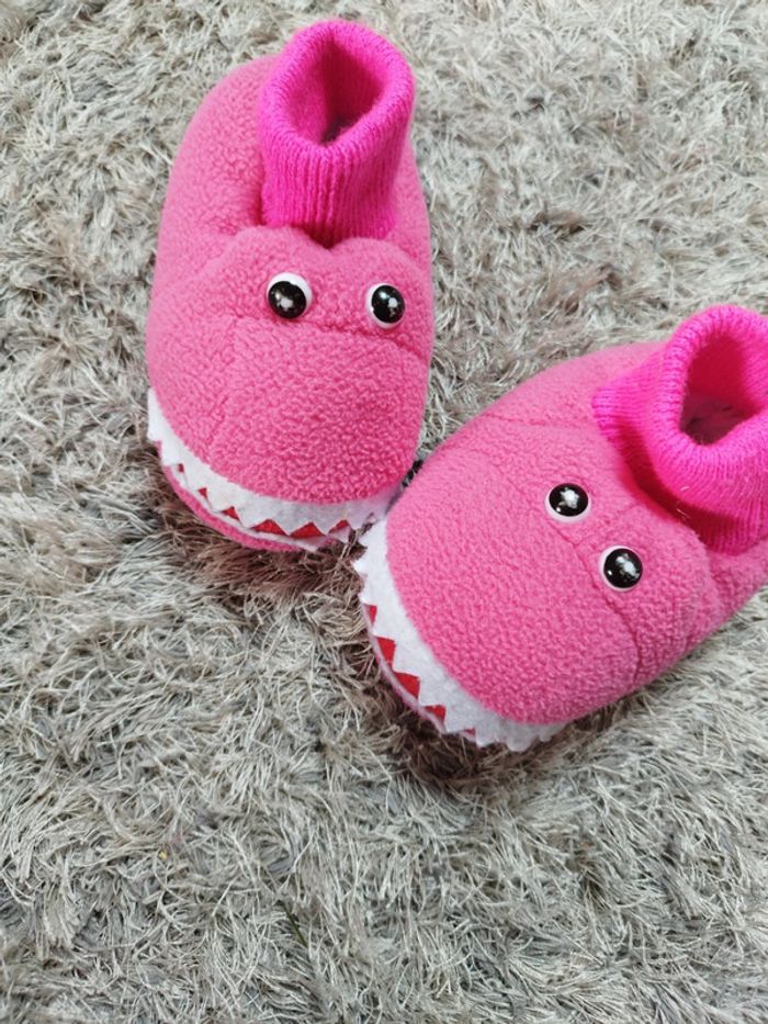 Chausson rigolo avec dents crocodile rose taille 22 - photo numéro 2