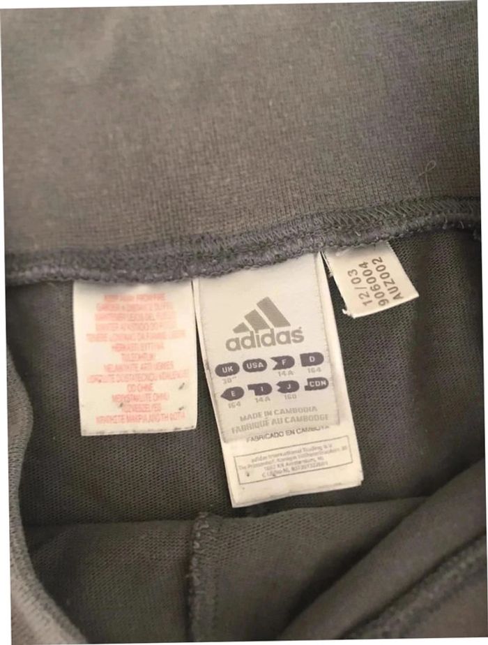 Short Adidas fille 14ans bon état - photo numéro 4