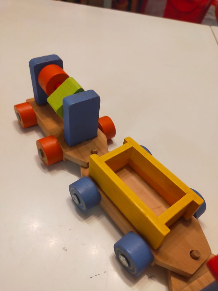 Train en bois - photo numéro 4